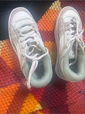 Puma Kids White Sneakers with Mint Green Lining